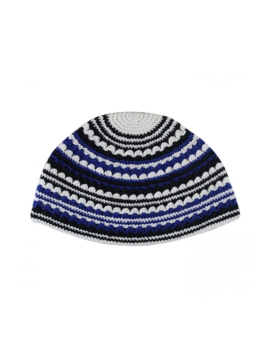 פריק כיפה בעבודת יד עם פסים לבנים כחולים ושחורים | פריק כיפה